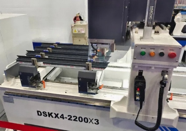 Quomodo princeps praecisio Gravis Officium 4-Caput CNC Aluminium Velum Murus EXERCITATIO Machina Transfigurare Productionem Efficens