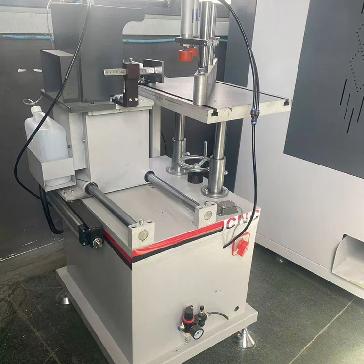3+1 Axis CNC Aluminium End Milling Machina pro Thermal Break Fenestra Mullion