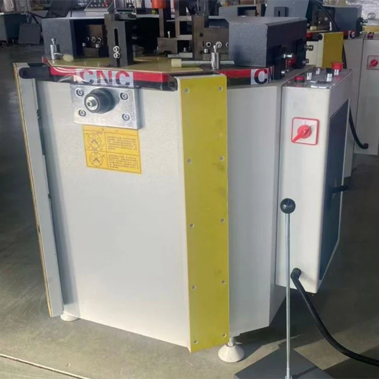 4 Capitula Aluminium Fenestra Corner Crimping Machina