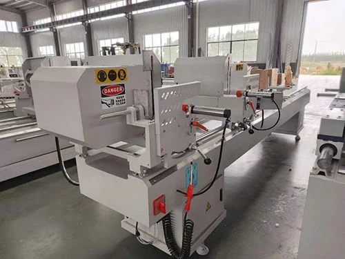 400mm Duplex Caput praecisione Secans Videns PVC Fenestra Profile Processing Equipment