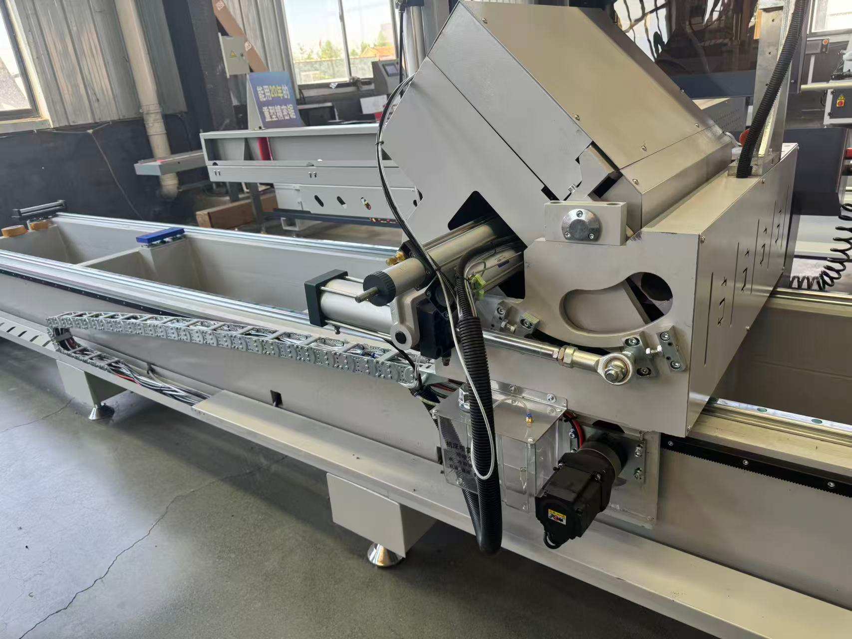 550 CNC Pivot Externi Subsecutio Miter Vidit, 45°/90