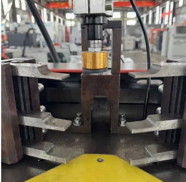 Aluminium Corner Combining Machina