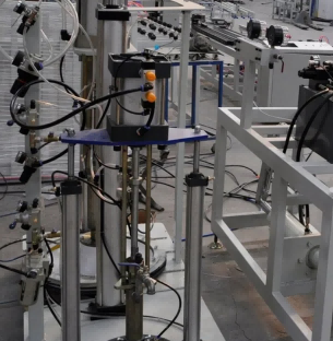 PLC Controlled Duo Component Sealant Applicator pro Insulating Vitri