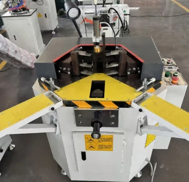 Precision 140mm Aluminium Profile Corner Crimping Machine
