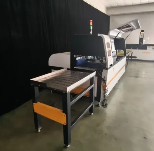 Ultra-Precise CNC Circular Viderunt pro Industrial Aluminium Profile